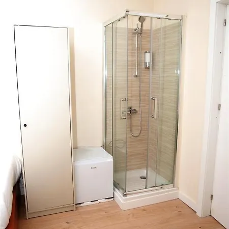 Amor Lisboa Hostel אכסניה