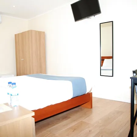 Amor Lisboa Hostel Хостел