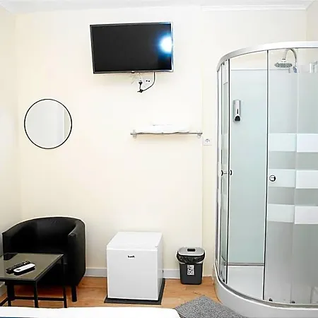 Amor Lisboa Hostel *