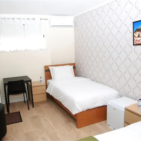 Amor Lisboa Hostel بيت شباب *