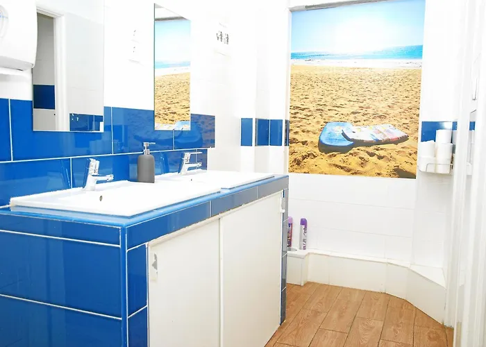 Amor Lisboa Hostel بيت شباب *